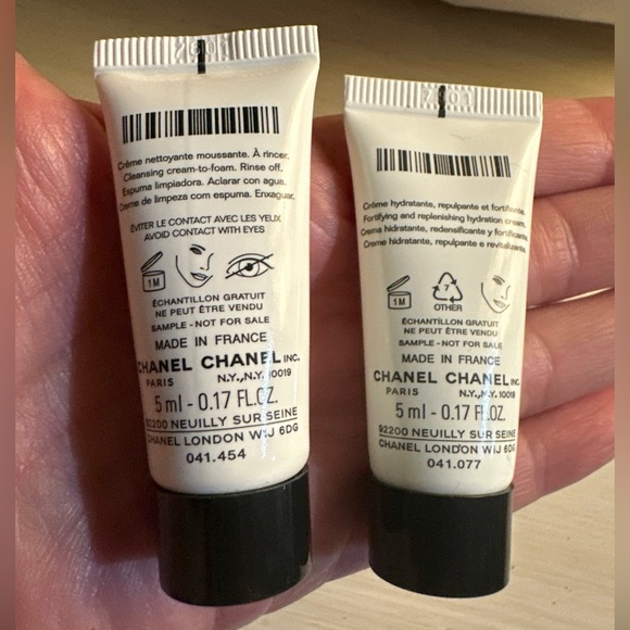 CHANEL white drawstring pouch cosmetic dust bag - and Two Skin Care Samples NEW - Picture 4 of 9